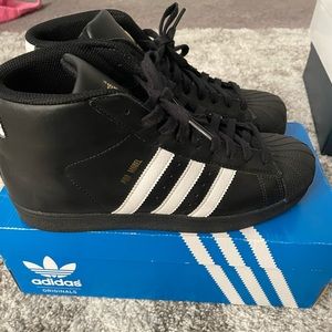 Adidas Pro Mode J Sneakers Size Men’s 7/Women’s 9